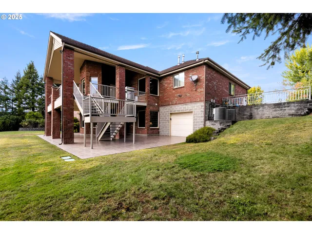 $1,475,000 | 13767 North Bank Road, Roseburg, OR 97470