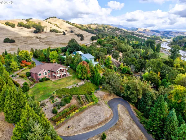 $1,475,000 | 13767 North Bank Road, Roseburg, OR 97470