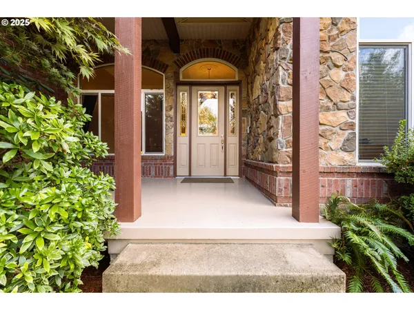 $1,475,000 | 13767 North Bank Road, Roseburg, OR 97470