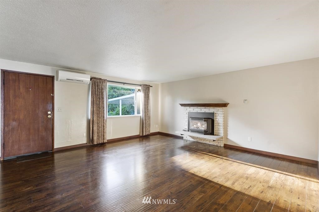 1247 Southeast Cedar Road Port Orchard, WA 98367 - Photo 3 of 20 Gallery Image 3