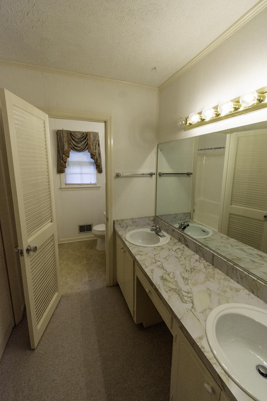 3901 Vaucluse Road Aiken, SC 29801 - Photo 7 of 16