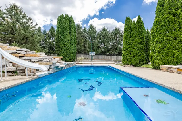 $699,000 | 704 North Rose Farm Road, Woodstock, IL 60098