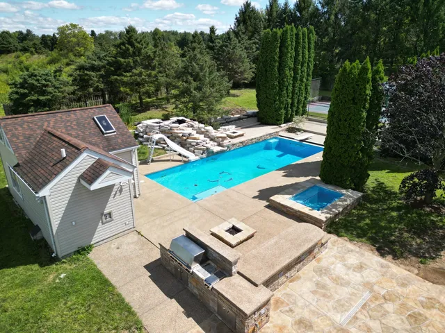 $699,000 | 704 North Rose Farm Road, Woodstock, IL 60098