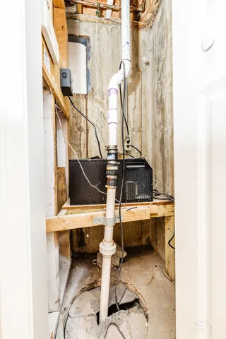 $699,000 | 704 North Rose Farm Road, Woodstock, IL 60098