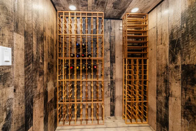 $699,000 | 704 North Rose Farm Road, Woodstock, IL 60098