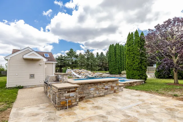 $699,000 | 704 North Rose Farm Road, Woodstock, IL 60098