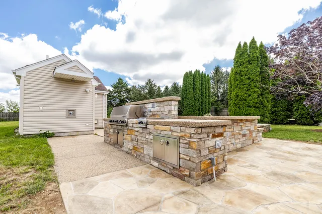 $699,000 | 704 North Rose Farm Road, Woodstock, IL 60098