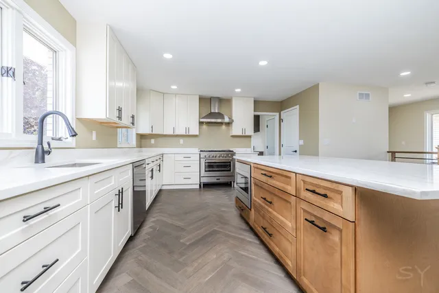 $699,000 | 704 North Rose Farm Road, Woodstock, IL 60098