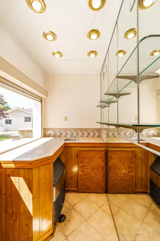 $699,000 | 704 North Rose Farm Road, Woodstock, IL 60098