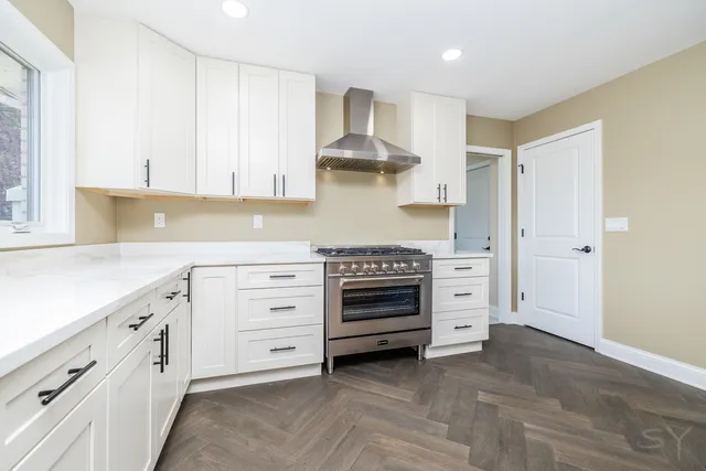 $699,000 | 704 North Rose Farm Road, Woodstock, IL 60098