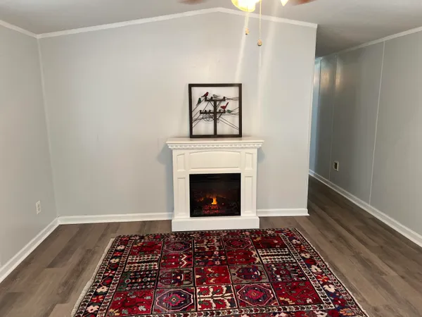 $950 | 135 Henderson Road, Unit B, DeFuniak Springs, FL 32433