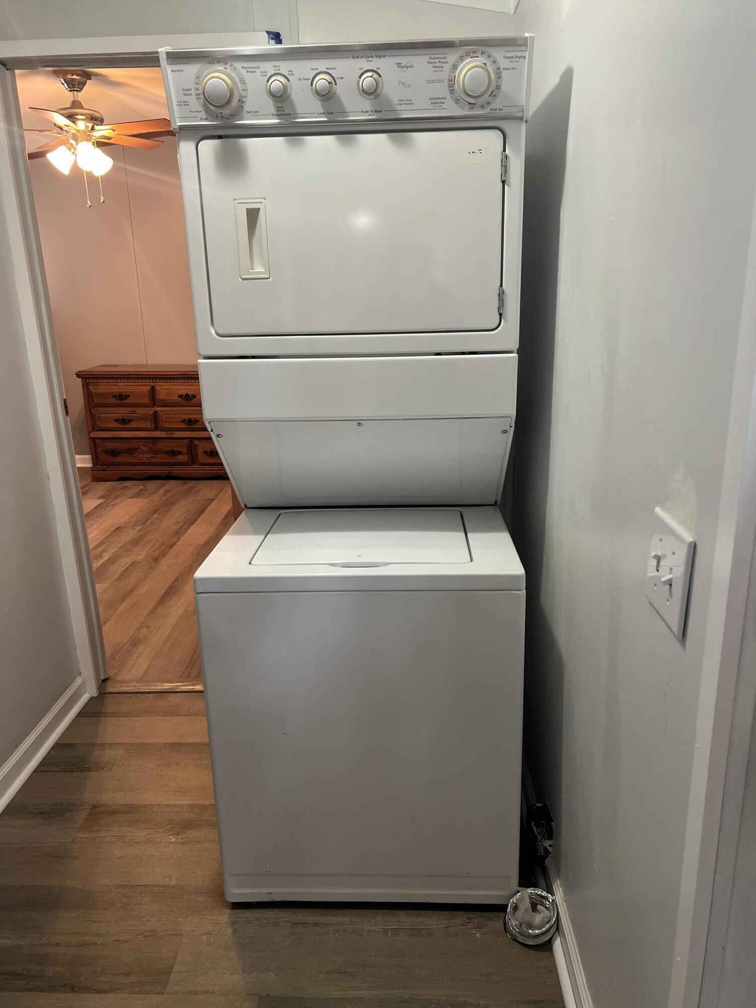 135 Henderson Road, Unit B DeFuniak Springs, FL 32433 - Photo 8 of 12 135 Laundry