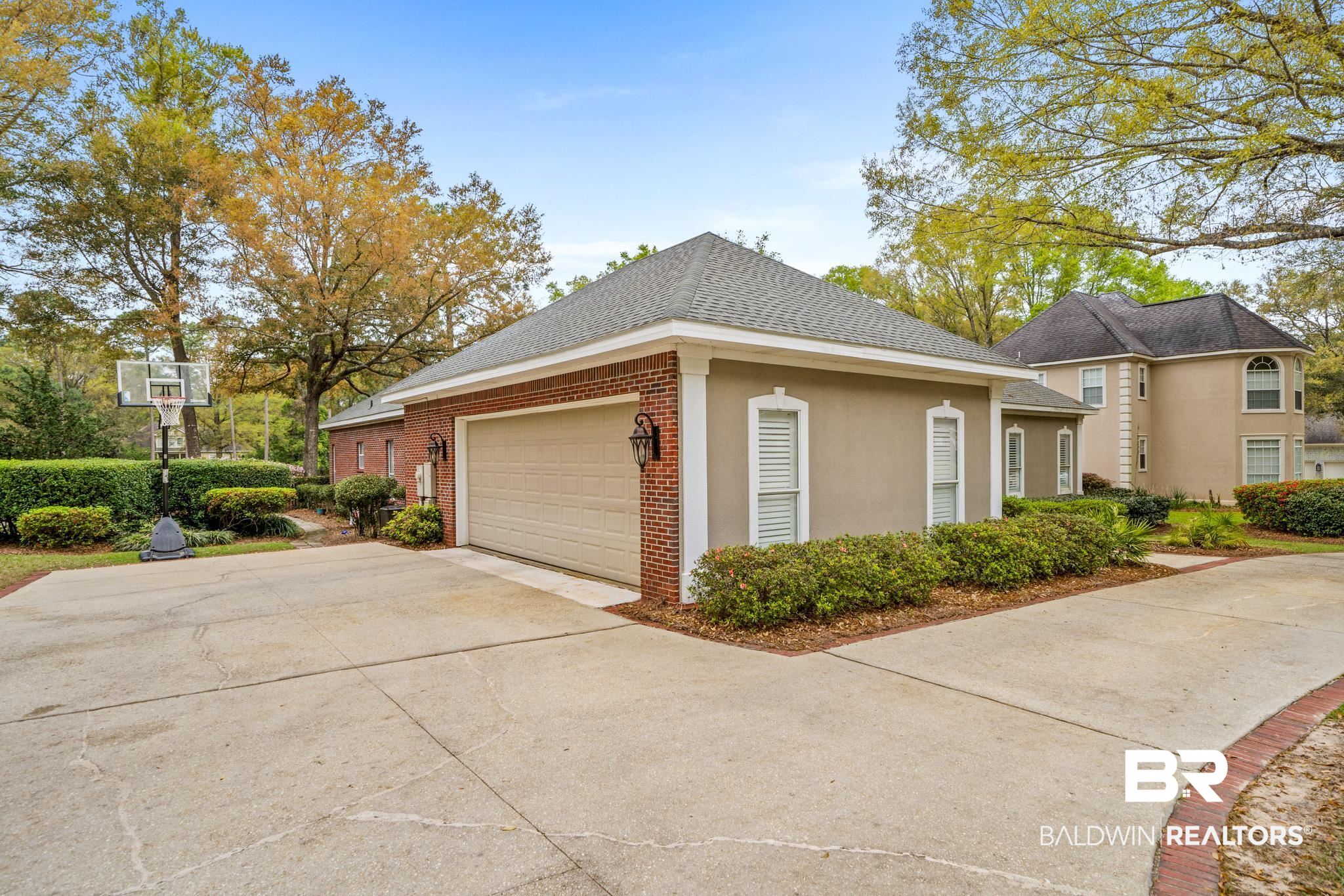 152 Old Mill Road Fairhope, AL 36532 - Photo 3 of 15 Side Entry Garage