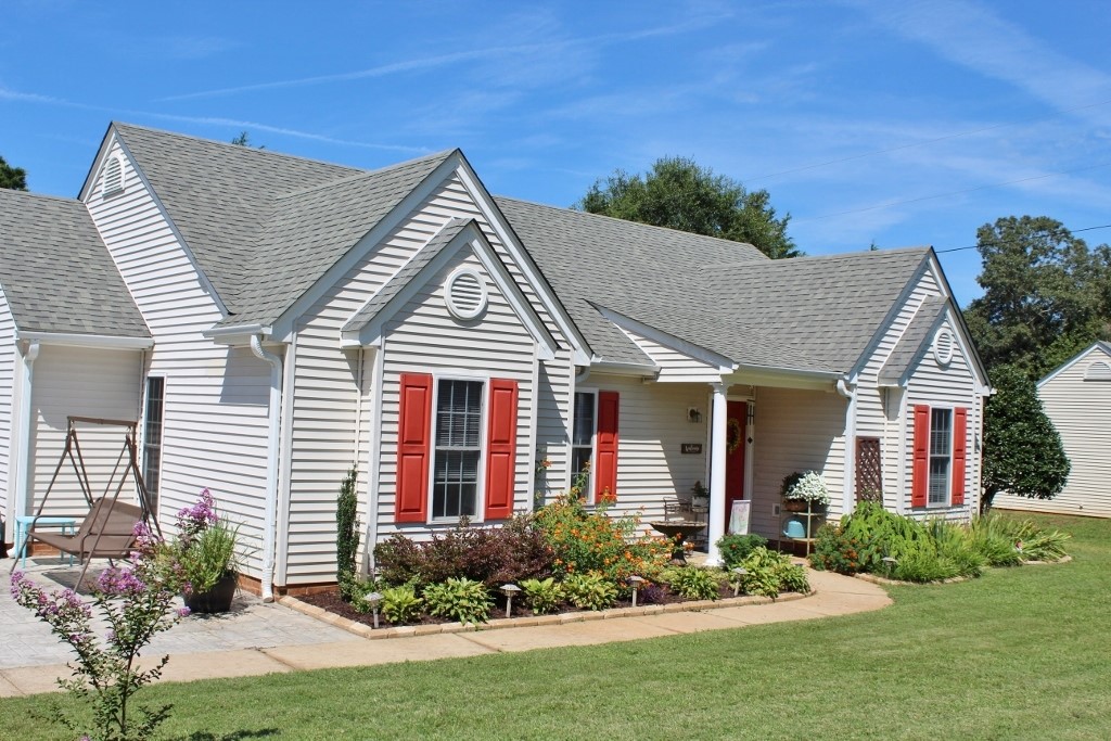 616 Friendship Road Seneca, SC 29678 - Photo 2 of 19 Gallery Image 2
