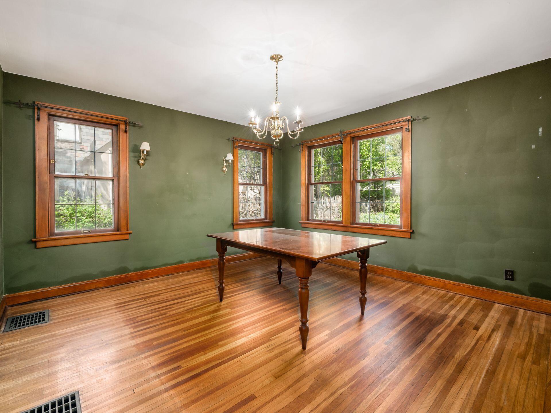 1974 Chatfield Road Columbus, OH 43221 - Photo 20 of 48 Dining Room