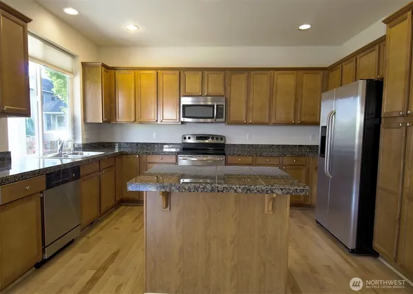 $3,200 | 4621 South 214th Place, Unit 155, Kent, WA 98032