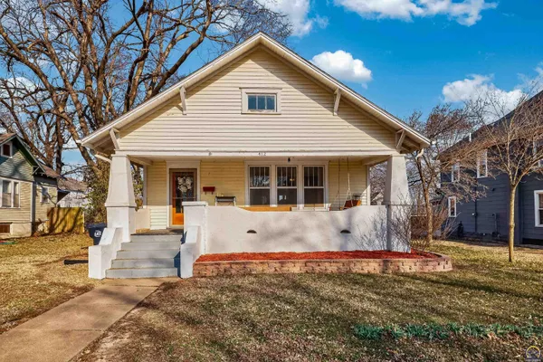 $199,900 | 412 Iowa Avenue, Holton, KS 66436