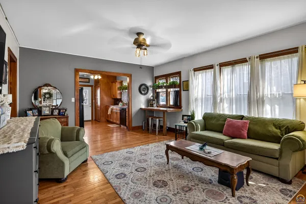 $199,900 | 412 Iowa Avenue, Holton, KS 66436