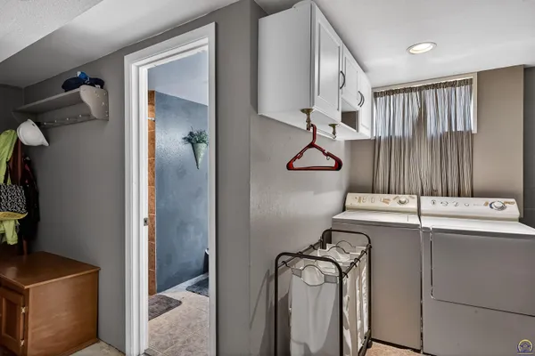 $199,900 | 412 Iowa Avenue, Holton, KS 66436