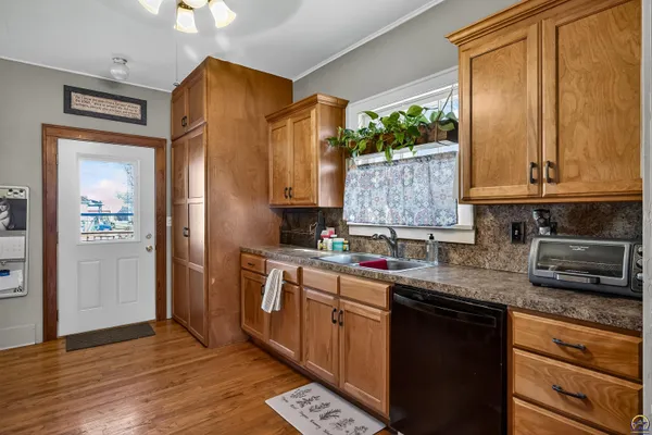 $199,900 | 412 Iowa Avenue, Holton, KS 66436