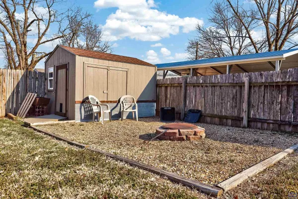$199,900 | 412 Iowa Avenue, Holton, KS 66436