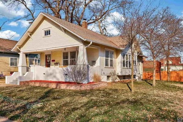 $199,900 | 412 Iowa Avenue, Holton, KS 66436