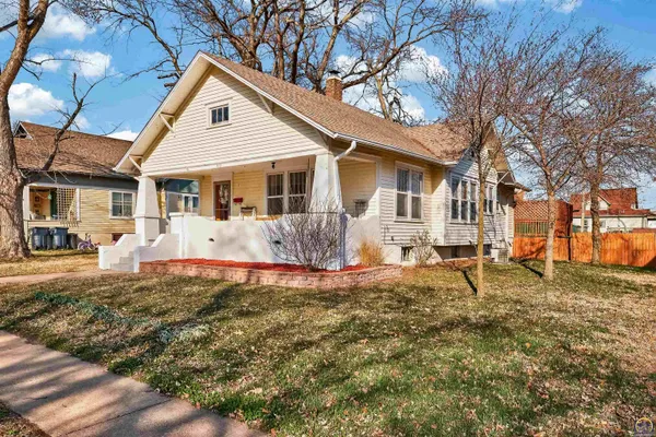 $199,900 | 412 Iowa Avenue, Holton, KS 66436