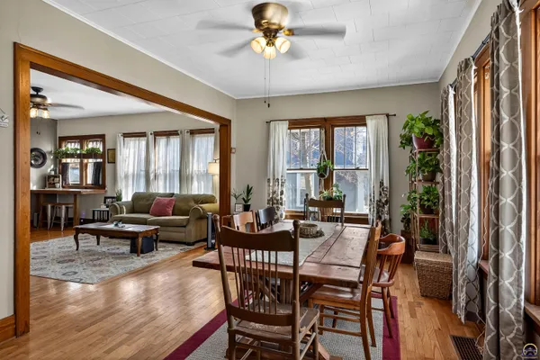 $199,900 | 412 Iowa Avenue, Holton, KS 66436