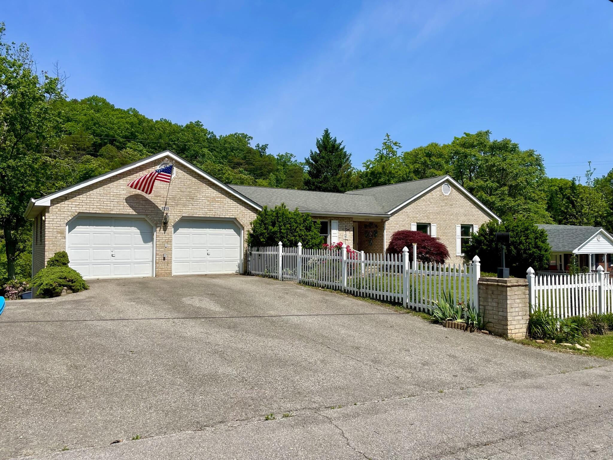 3215 Snead Road Southeast Roanoke, VA 24014 - Photo 3 of 42 3 Front