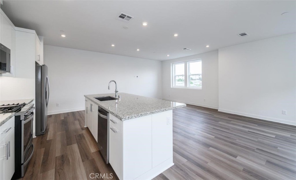 1715 West Bushell Street Anaheim, CA 92805 - Photo 9 of 33