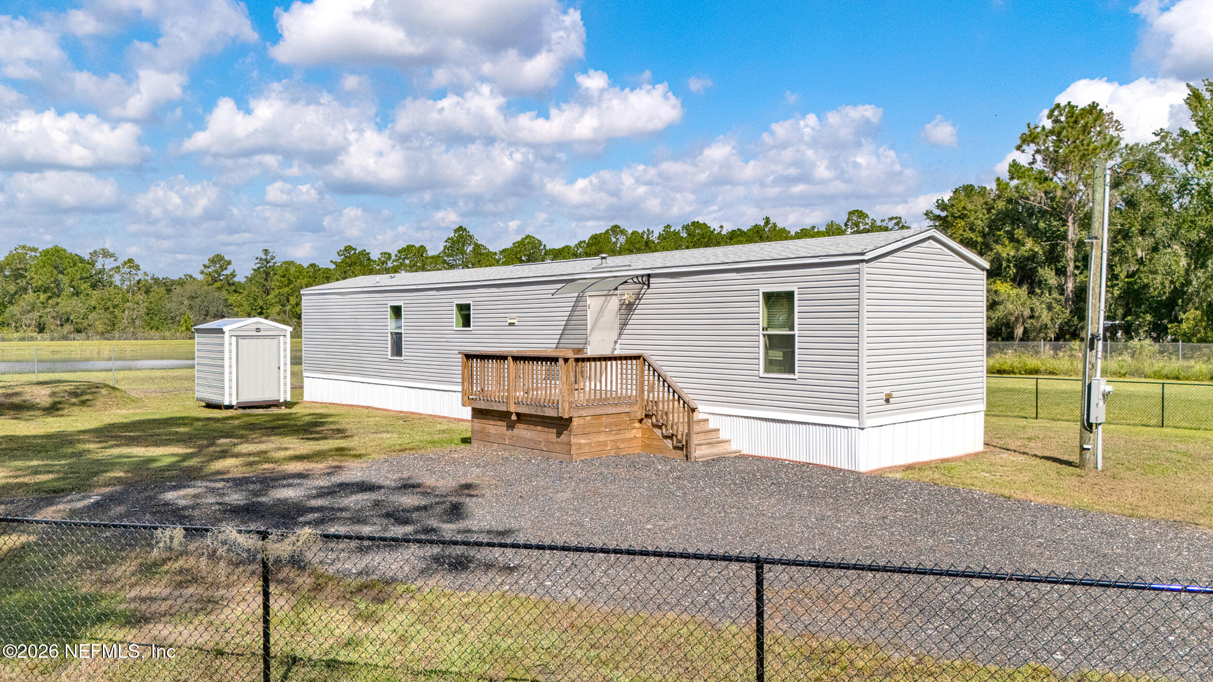 103 Islander Road Satsuma, FL 32189 - Photo 1 of 20 Property Front View