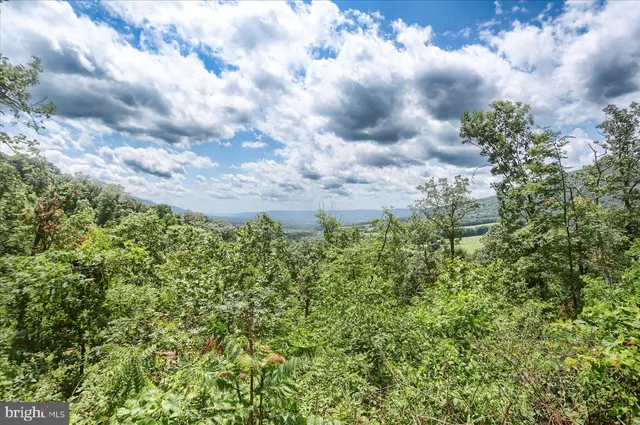 $874,900 | 22504 Igloo Drive, Doylesburg, PA 17219