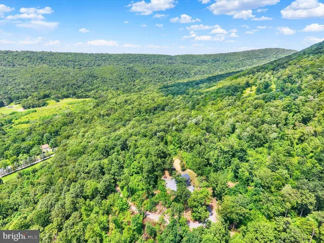 $874,900 | 22504 Igloo Drive, Doylesburg, PA 17219