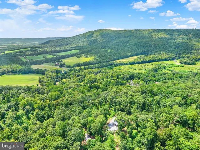 $874,900 | 22504 Igloo Drive, Doylesburg, PA 17219