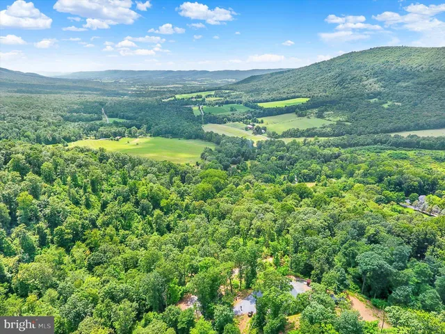 $874,900 | 22504 Igloo Drive, Doylesburg, PA 17219