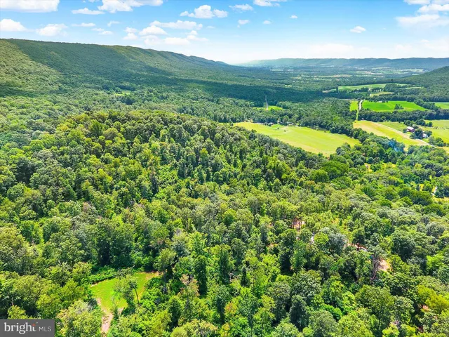 $874,900 | 22504 Igloo Drive, Doylesburg, PA 17219