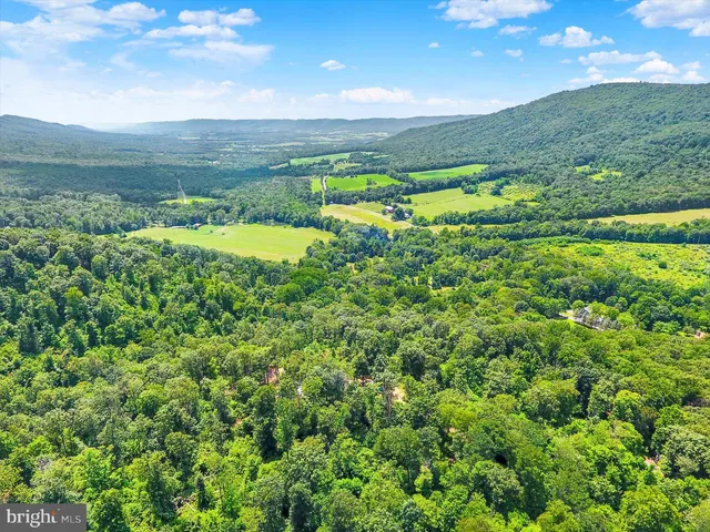 $874,900 | 22504 Igloo Drive, Doylesburg, PA 17219