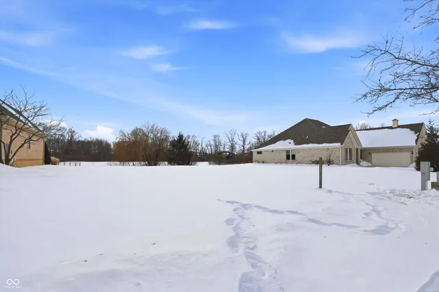 $325,000 | 11995 Edgefield Dr Circle, Fishers, IN 46037