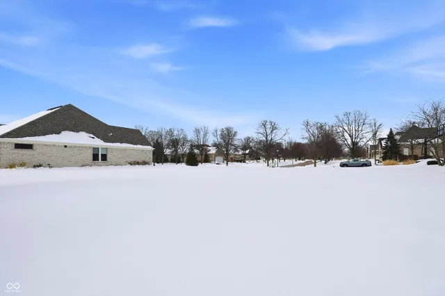 $285,000 | 11995 Edgefield Dr Circle, Fishers, IN 46037