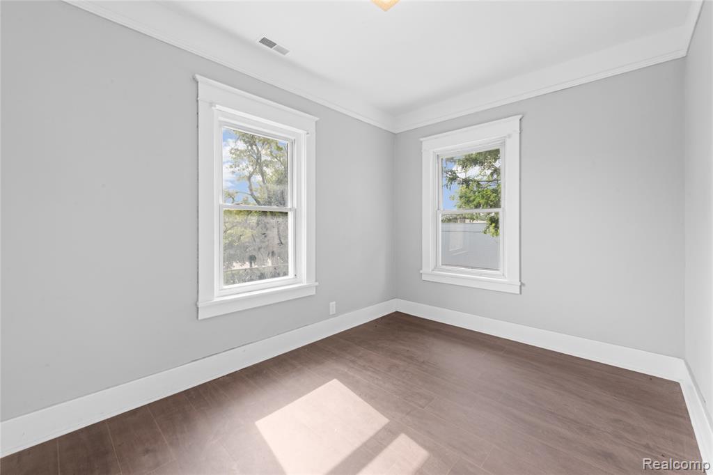 21855 Schoenherr Road Warren, MI 48089 - Photo 20 of 41