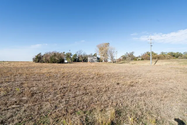 $339,900 | 1233 Highway 160, Danville, KS 67036