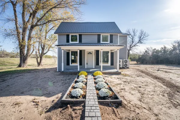 $339,900 | 1233 Highway 160, Danville, KS 67036