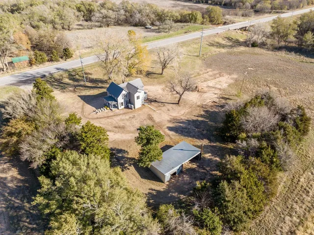 $339,900 | 1233 Highway 160, Danville, KS 67036