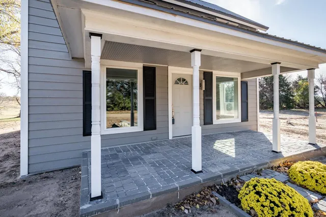 $339,900 | 1233 Highway 160, Danville, KS 67036