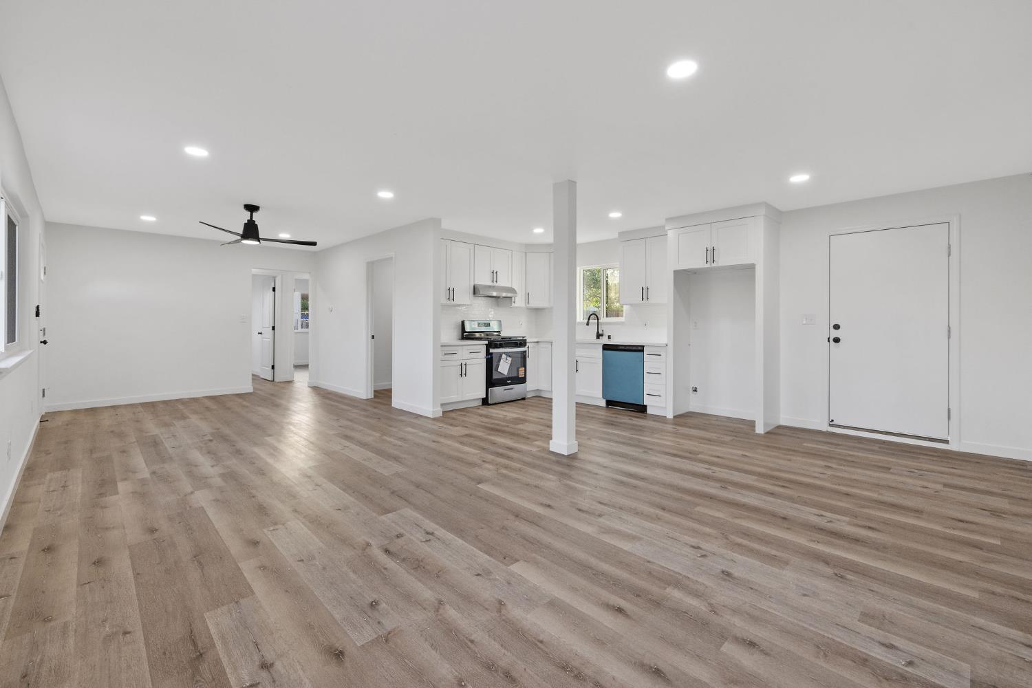 8728 East Khan Street Selma, CA 93662 - Photo 4 of 27
