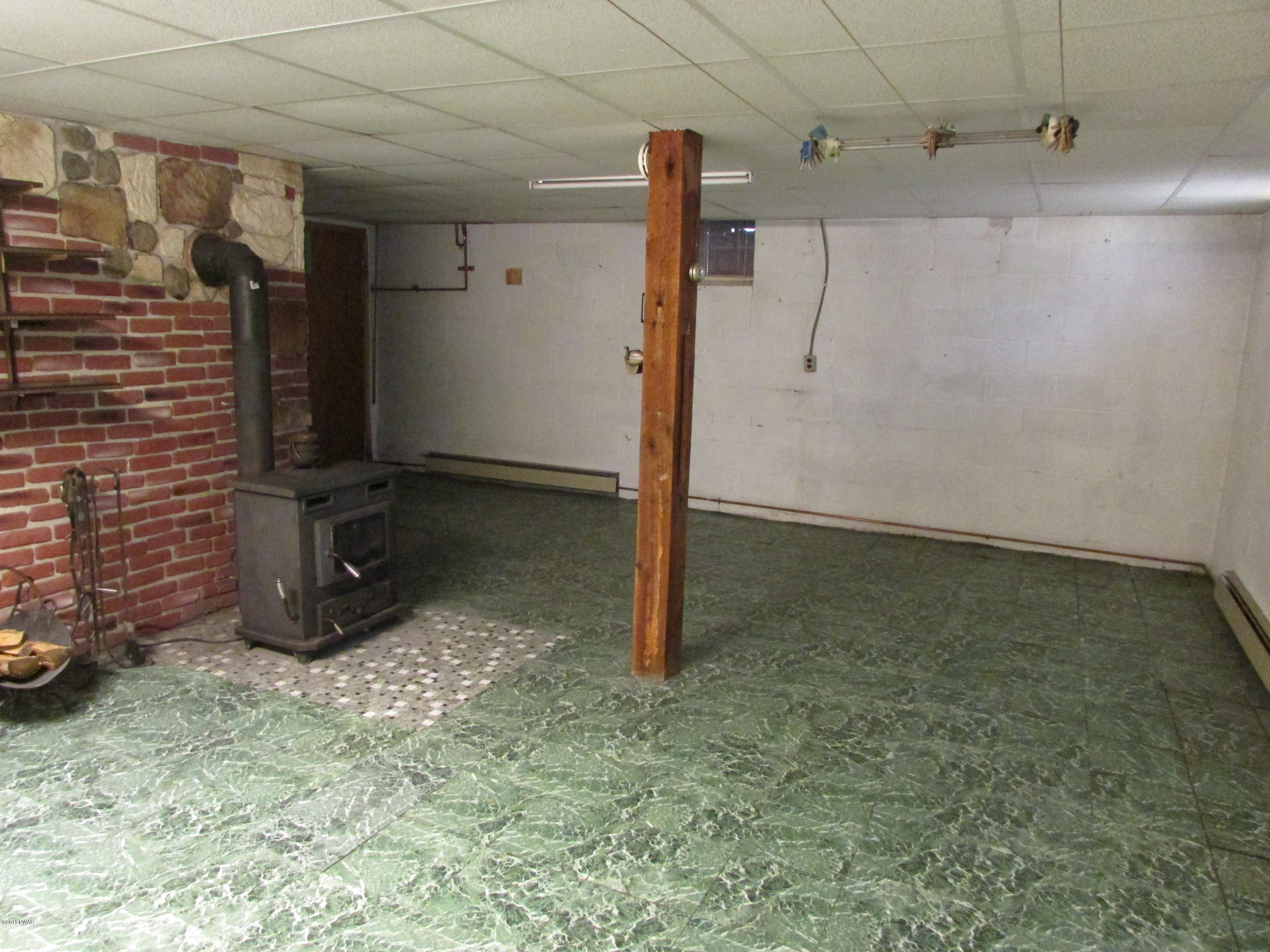 118 Stonefield Road Milford, PA 18337 - Photo 17 of 26 Family Room