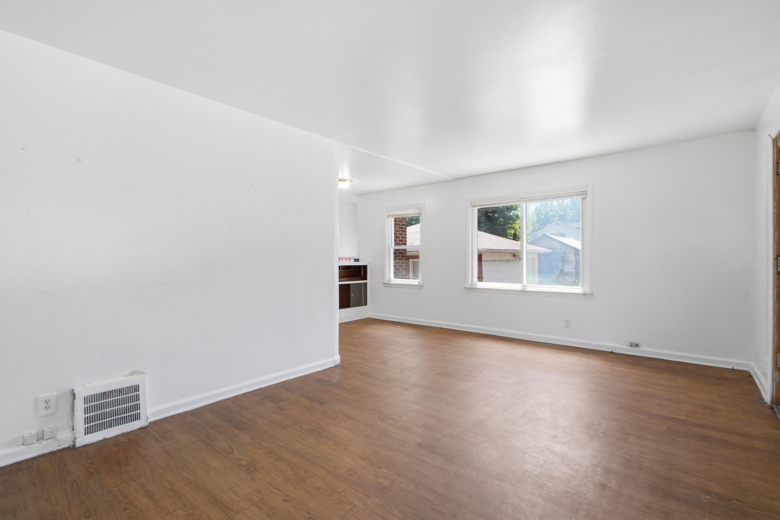 182 Summit Street Pontiac, MI 48342 - Photo 6 of 16 182 summit st-6