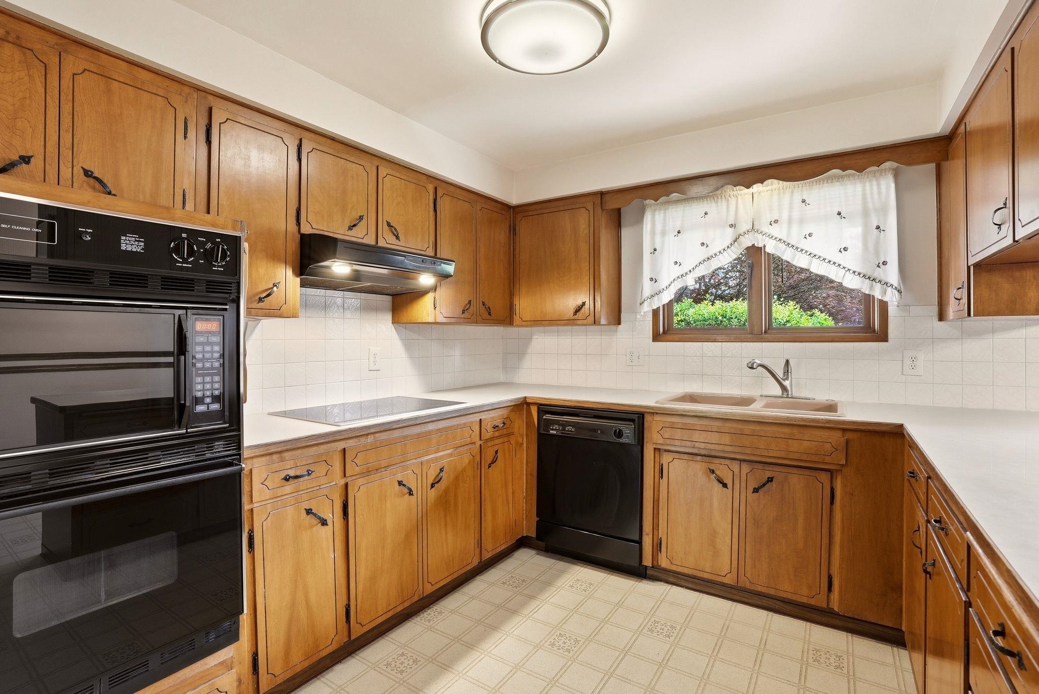 208 West Cascade Way Spokane, WA 99208 - Photo 2 of 50