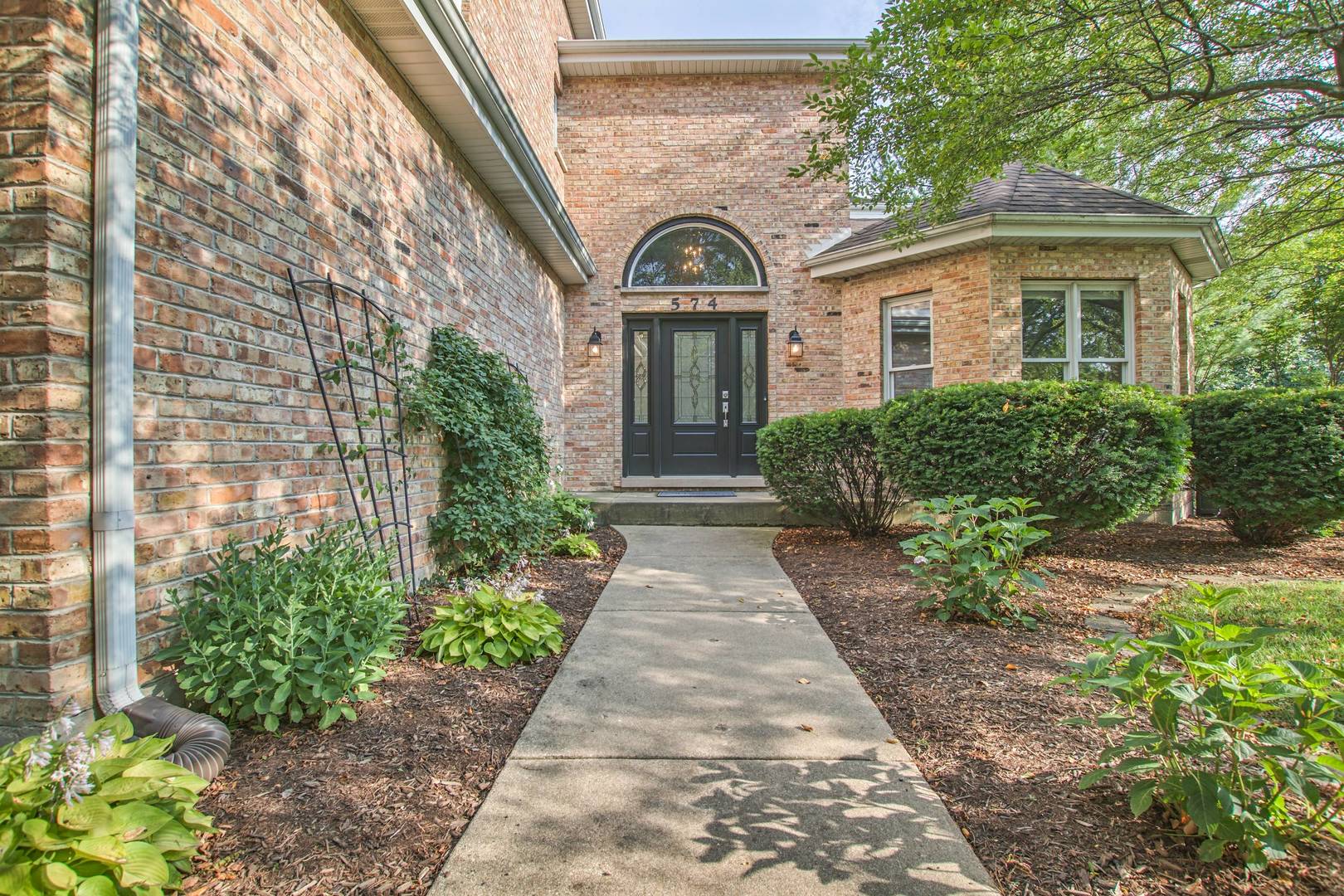 574 Lewis Road Geneva, IL 60134 - Photo 2 of 25