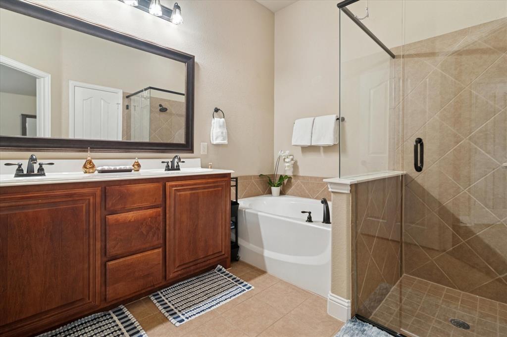 909 Calder Court Anna, TX 75409 - Photo 21 of 39 Primary ensuite bath